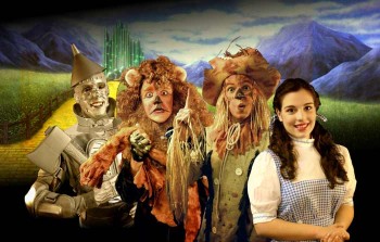 Wizard Of Oz GROUP SHOT harvestrain