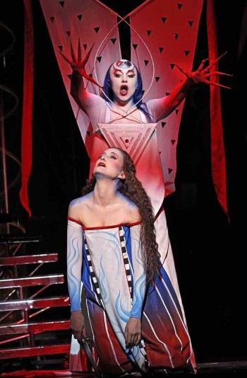 The Magic Flute. Taryn Fiebig and Lorina Gore. Photo by Jeff Busb