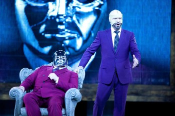 Diego Torre as Gustav III & José Carbó as Count Ankarström. Image by Lisa Tomasetti.