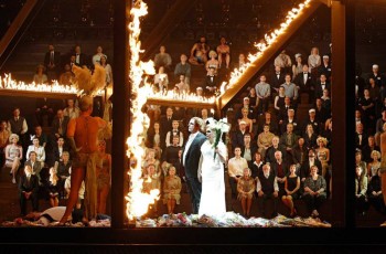 Stefan Vinke as Siegfried & Susan Bullock as Brünnhilde.