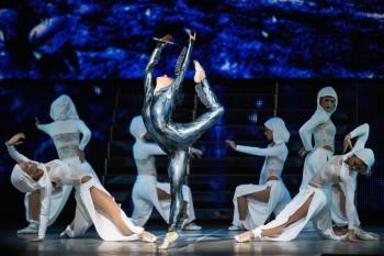 Lord of the Dance: Dangerous Games ©Tristram Kenton