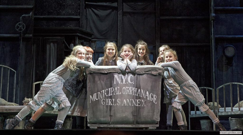 The orphans in Annie, Melbourne - Image by Belinda Strodder (artsphotography.net.au)