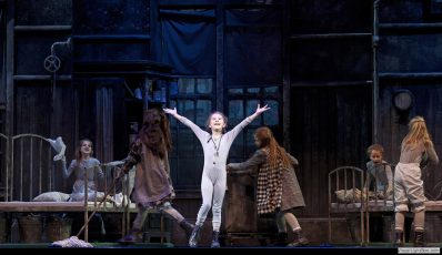 The orphans in Annie, Melbourne - Image by Belinda Strodder (artsphotography.net.au)