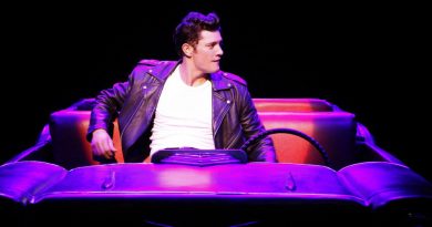 Rob Mills as Danny in GREASE. Image by Jeff Bubsy