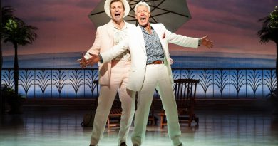Matt Hetherington and Tony Sheldon in Dirty Rotten Scoundrels. Image by Kurt Sneddon