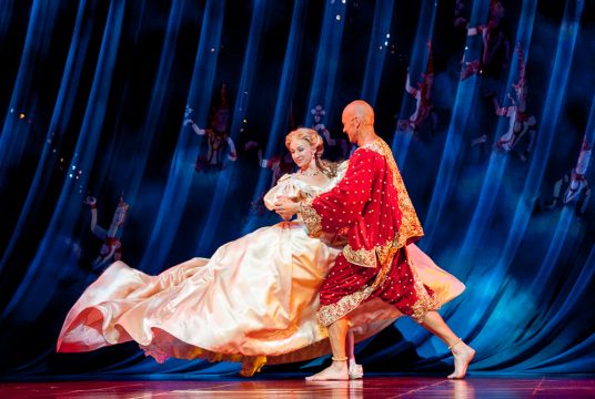 Lisa McCune and Teddy Tahu Rhodes in Opera Australia's The King and I, Brisbane