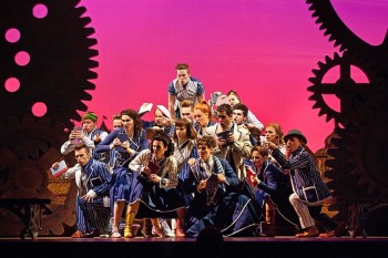 The cast of WICKED, Melbourne 2014. Image by Belinda Strodder