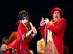 Showboat. Image by Belinda Strodder