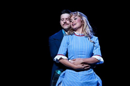 Showboat. Image by Belinda Strodder