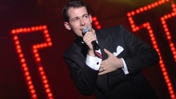 Mike McLeish as Keating. Image supplied