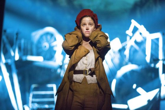 LES-MIS-AUSTRALIAN-PRODUCTION-2014-Kerrie-Anne-Greenland-PHOTO-CREDIT-MATT-MURPHY
