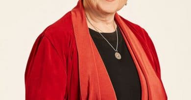 Lorraine Bayly