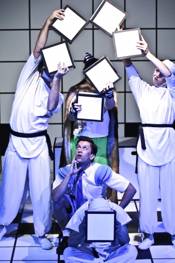 The cast of Akio!