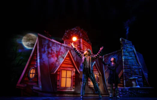 10-Beetlejuice-The-Musical-Australian-Production-Photo-by-Michelle-Grace-Hunder-copy-987x628.jpg