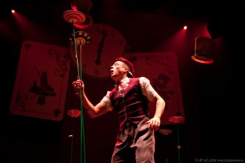 Copy of MH- March Hare spinning plates-094