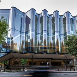 Glasshouse_Facade_By_David_Kelly